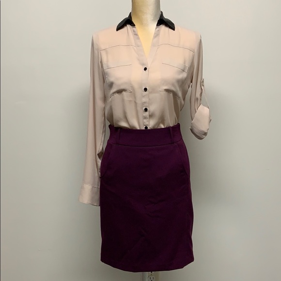 Express Tops - XS Express blouse with faux leather collar.